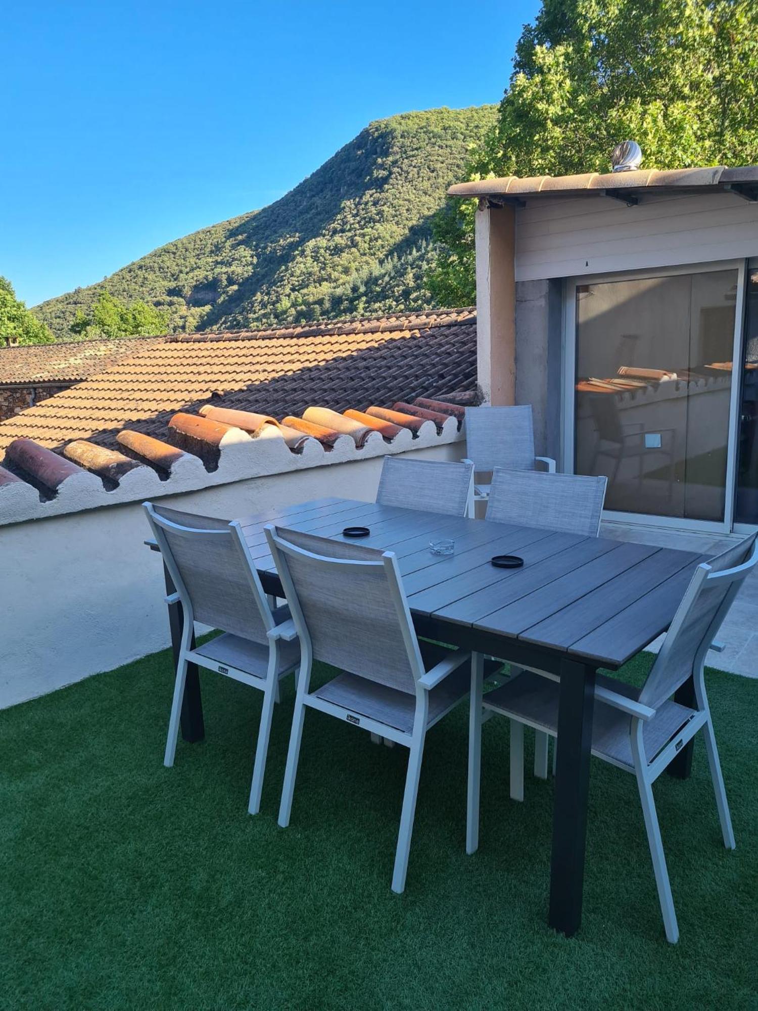 Charmant Appart Cosy Climatise Avec Terrasse Besseges Exterior foto